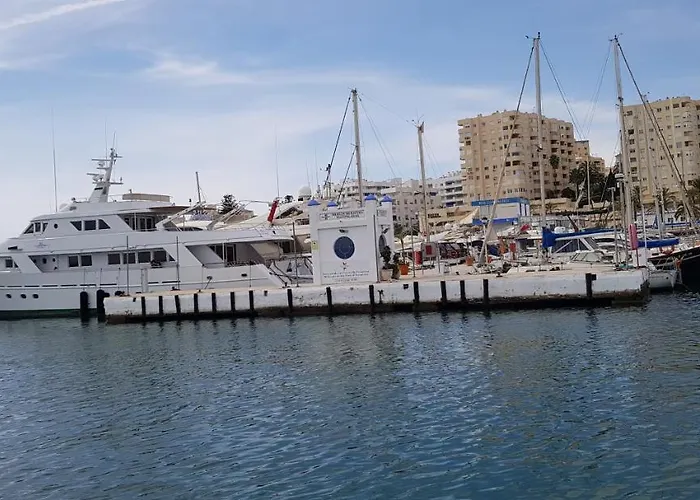 Puerto 埃斯特波纳